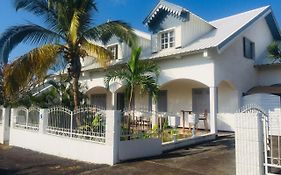 Le Caillou Blanc Bed and Breakfast Saint-Paul Exterior photo