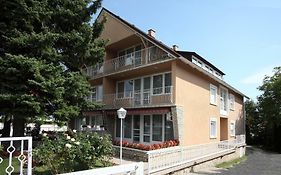 Siesta Apartmanhaz Balatonfuered Aparthotel Exterior photo