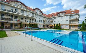 Kis-Gast Panorama Apartman Aparthotel Hajdúszoboszló Exterior photo