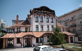 Garni Hotel Family Βελιγράδι Exterior photo