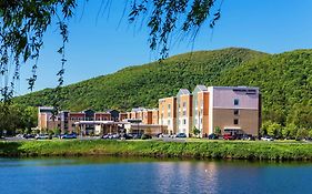 Springhill Suites By Marriott Fishkill Exterior photo