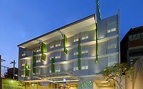 Whiz Hotel Malioboro Γιογκιακάρτα Exterior photo