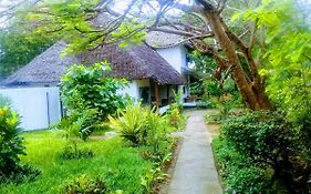 Diani Banda Cottages Diani Beach Exterior photo