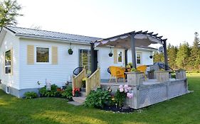 Greenwich Moonlight Bay Cottage Exterior photo