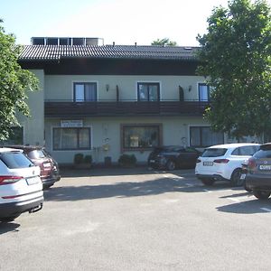 Gasthof Strobl Waldfrieden Garni Ξενοδοχείο Strass im Attergau Exterior photo