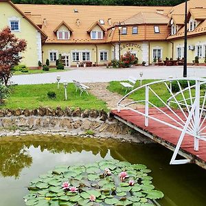 Hotel Magnat Ostrowiec Świętokrzyski Exterior photo