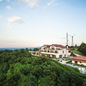 Zaara Estate Ξενοδοχείο Glavan Exterior photo