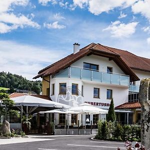 Gasthof - Restaurant Hubertushof Ξενοδοχείο Peilstein im Mühlviertel Exterior photo