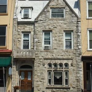 The Maid'S Quarters Bed And Breakfast Pottsville Exterior photo