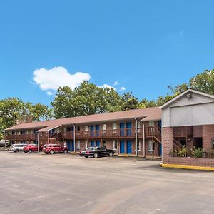 Rodeway Inn Bolivar Exterior photo