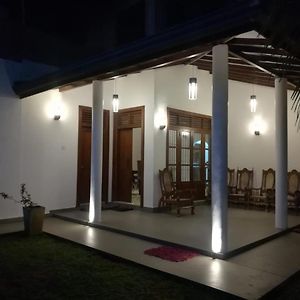 Anuradhapura Peacock Garden Holiday Bungalow Ξενοδοχείο Exterior photo