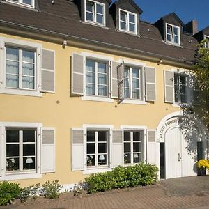 Hotel Altes Pfarrhaus Beaumarais Saarlouis Exterior photo