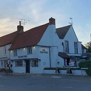 Stay And Relax At The Yew Tree Manuden Exterior photo