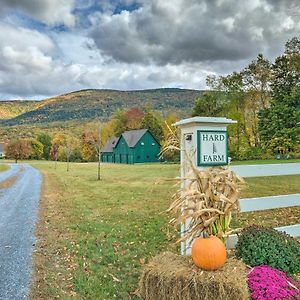 Luxe Green Barn Near Skiing With Mt Equinox Views! Διαμέρισμα Manchester Center Exterior photo