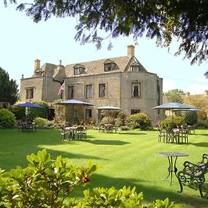 Stow Lodge Hotel Exterior photo