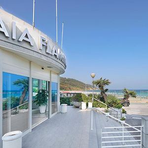 Hotel Baia Flaminia Πέζαρο Exterior photo