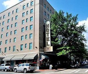 Governor Dinwiddie Hotel And Suites Portsmouth Exterior photo