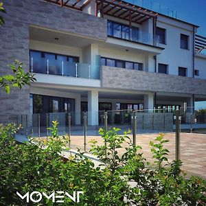 Moment Apartments Ζολνοκ Exterior photo