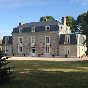 Le Manoir Du Ribardon Bed and Breakfast Neuvy-au-Houlme Exterior photo