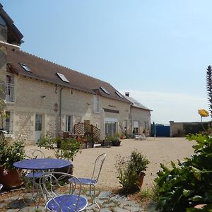 Les Quatre Saisons Bed and Breakfast Antogny-le-Tillac Exterior photo