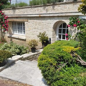 Sur La Route Des Peintres Bed and Breakfast Champagne-sur-Oise Exterior photo