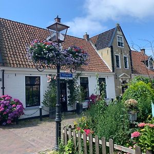 De Thuiskamer In Grou Als B&B Of Vakantiehuis Exterior photo