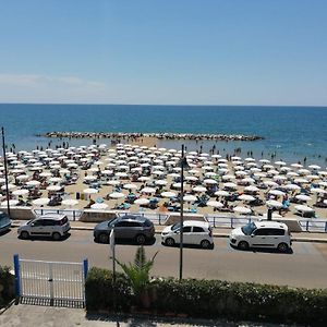 Hotel Tirreno Φόρμια Exterior photo