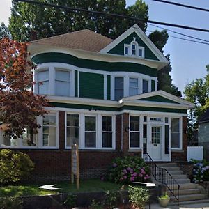 5 Star Victorian Mansion-Downtown No Locals Bed and Breakfast Erie Exterior photo