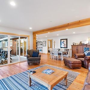 Lakefront Gem With Hot Tub And Views Βίλα Sandpoint Exterior photo