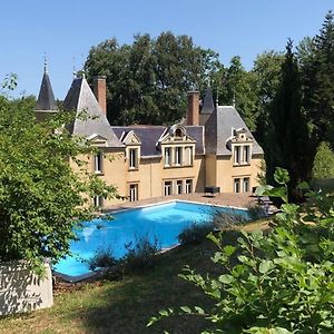 Chateau De Bonnevaux Bed and Breakfast Villeneuve-de-Marc Exterior photo