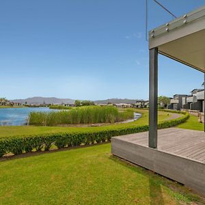 Lakeside Villa Retreat - Matarangi Downstairs Unit Exterior photo