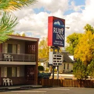 Ruby Inn Μπρίτζπορτ Exterior photo