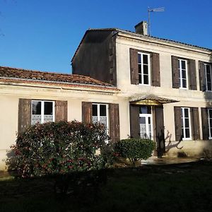 Belle Demeure Avec Espaces Verts Βίλα Gauriac Exterior photo