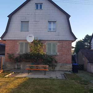 Handwerkerhaus-Balaro Fuer Bis Zu 6 Personen Mit Grillplatz Διαμέρισμα Weil im Schonbuch Exterior photo