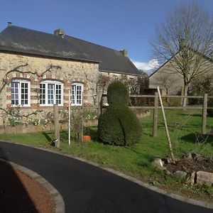 Manoir De La Grand'Cour Bed and Breakfast Soulgé-sur-ouette Exterior photo