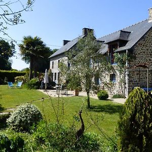 Les Petites Chapelles Bed and Breakfast Saint-Pierre-de-Plesguen Exterior photo