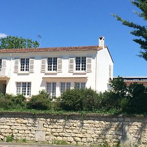 La Maison Blanche Ξενοδοχείο Saint-Jean-dʼAngély Exterior photo