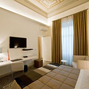 Town House Cavour Bed and Breakfast Ρέτζιο ντι Καλάμπρια Room photo