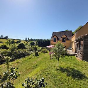 Bonbon Chambre D'Hotes Bed and Breakfast Saint-Julien-de-Lampon Exterior photo