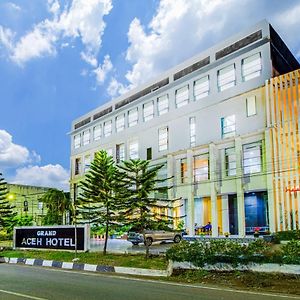 Grand Aceh Hotel Μπάντα Άτσεχ Exterior photo