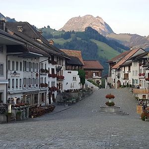 Au Soleil De Gruyeres Chez Chantal Ξενοδοχείο Exterior photo