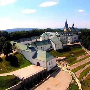 Karczowka Klasztor Bed and Breakfast Κίελτσε Exterior photo