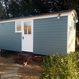 Yew Tree View Luxury Shepherd'S Hut Διαμέρισμα Sturminster Newton Exterior photo