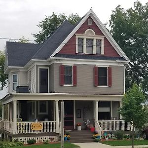 The Katherine Holle House Bed and Breakfast Watertown Exterior photo