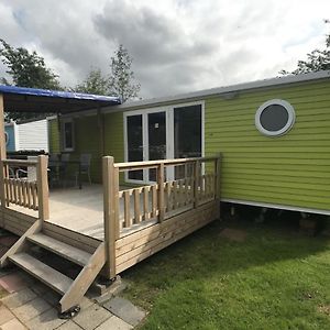 Colorful Chalet With Veranda, Located In Friesland Βίλα Suameer Exterior photo