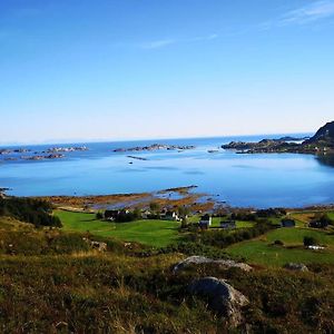 Akselhuset-Koselig Hus Rett Ovenfor Kaikanten Midt I Lofoten Βίλα Sennesvik Exterior photo