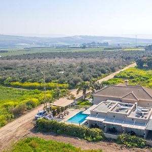 Zimmer Basadot Βίλα Yavneʼel Exterior photo