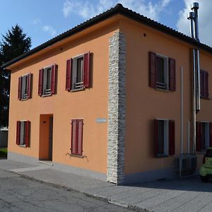 Casa Yoghi Ξενοδοχείο Cadenazzo Exterior photo