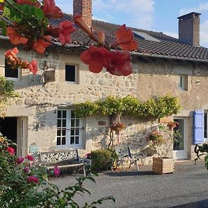 La Vieille Maison De Pensol Bed and Breakfast Exterior photo