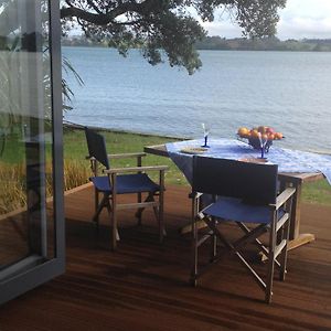 Absolute Waterfront Serenity Near Auckland Διαμέρισμα Clarks Beach Exterior photo